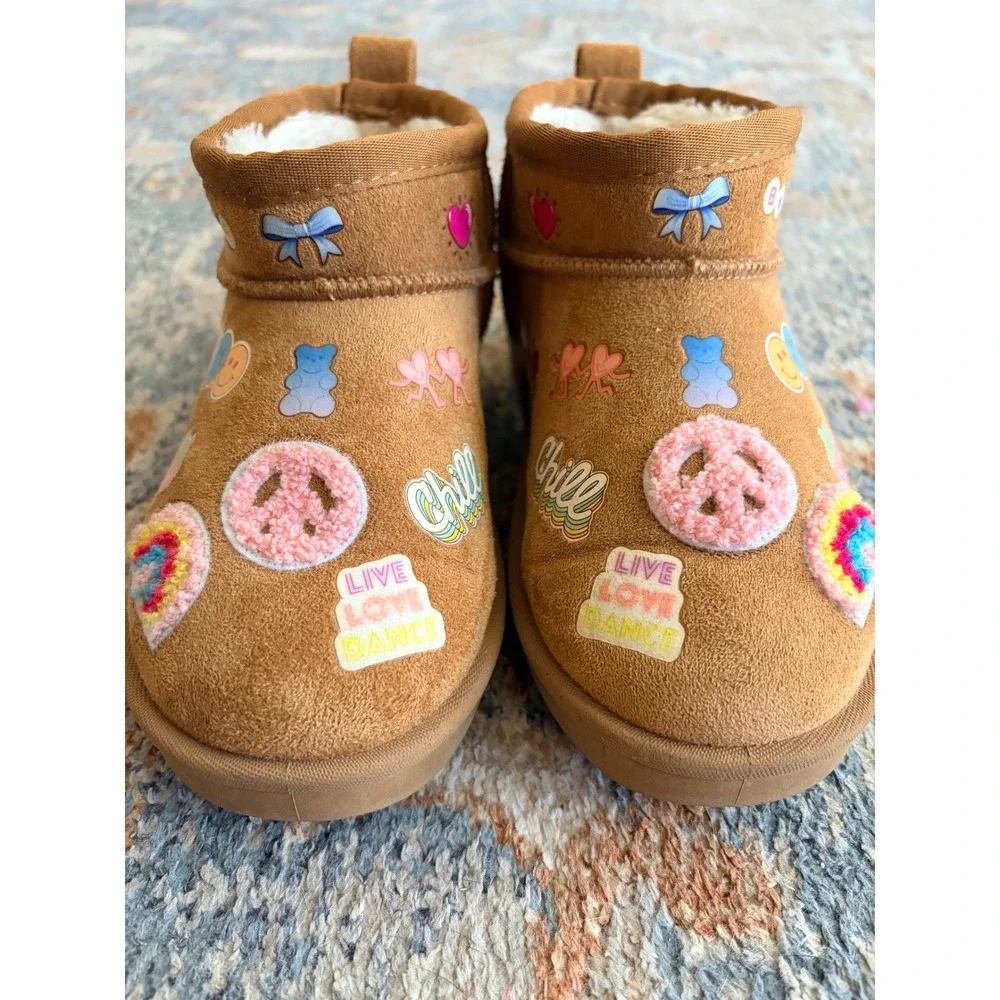 Steve Madden Rizz Girls' Platform Brown Suede Slipper Boots Decorative Patches 9